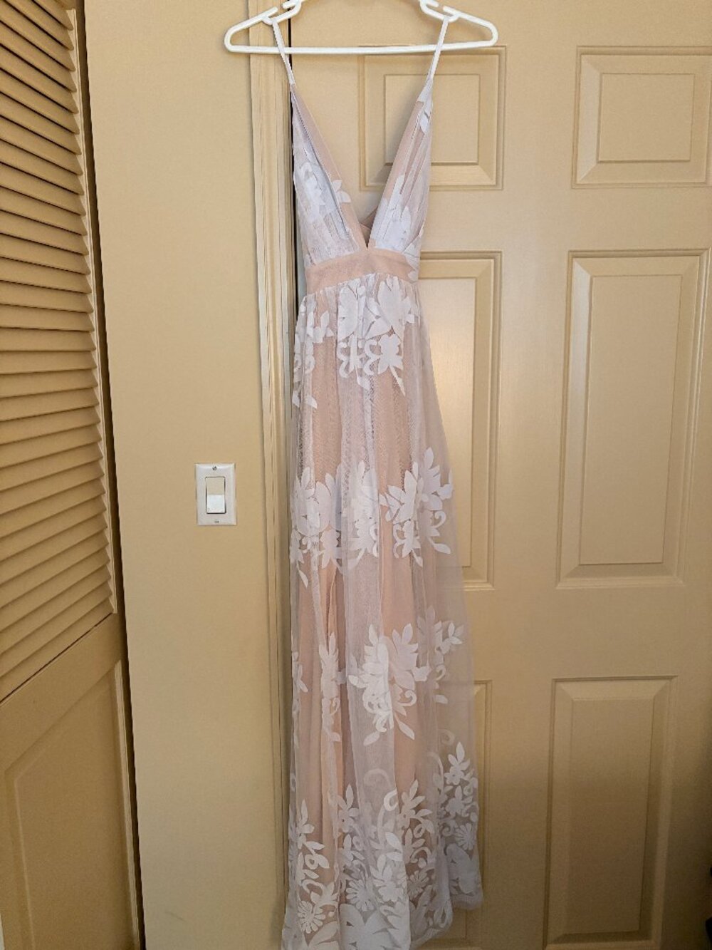 NWT Luxxel White Nude Floral Mesh Maxi Dress Size L